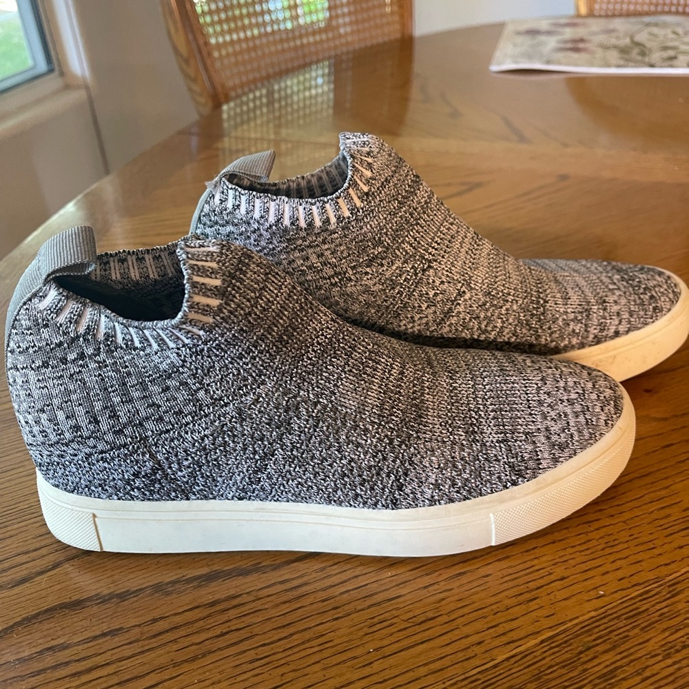 Mossimo Supply Co.  Women’s Gray Ankle Booties Size 7.5